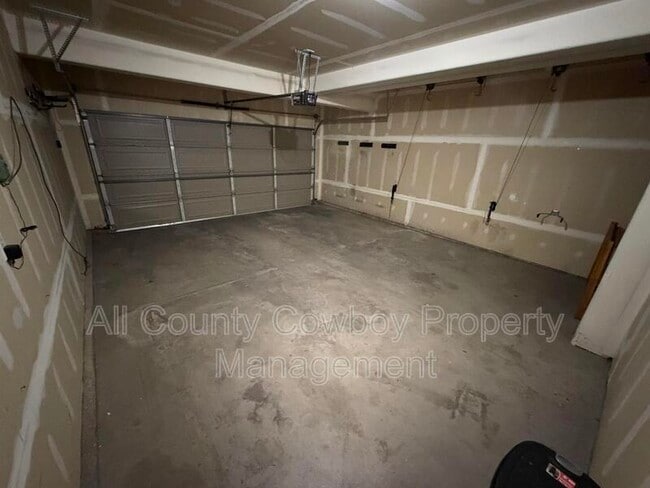 Building Photo - 6962 Wild Bill Ct
