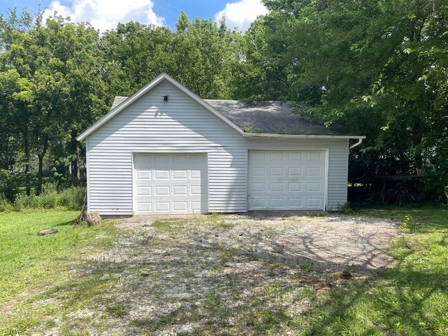 Building Photo - 702 W Joliet St