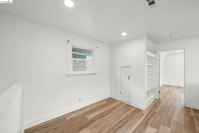 Building Photo - 2804 Adeline St