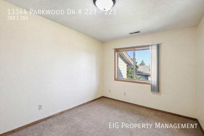 Building Photo - 13344 Parkwood Dr