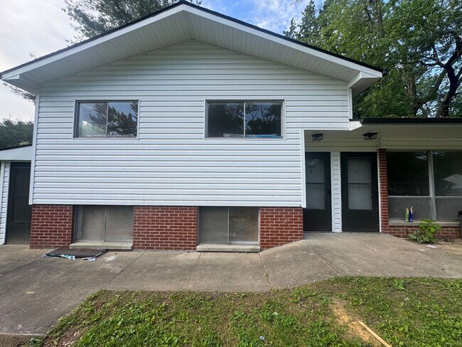 Primary Photo - 1203 W Schwartz St