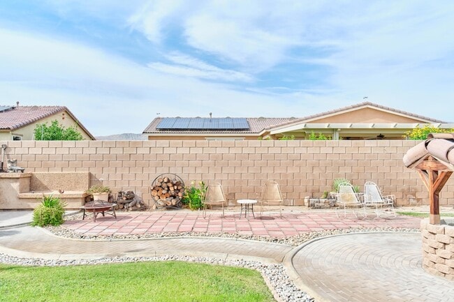 Building Photo - 82950 Vincent Dr