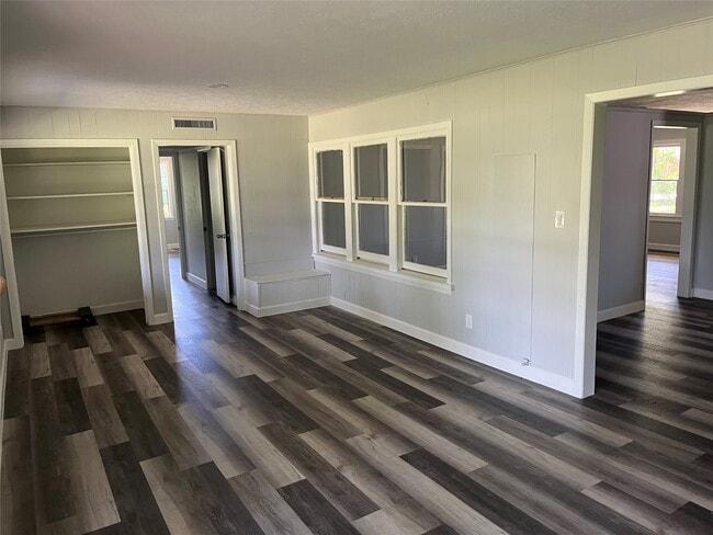 Building Photo - 1320 Montezuma St