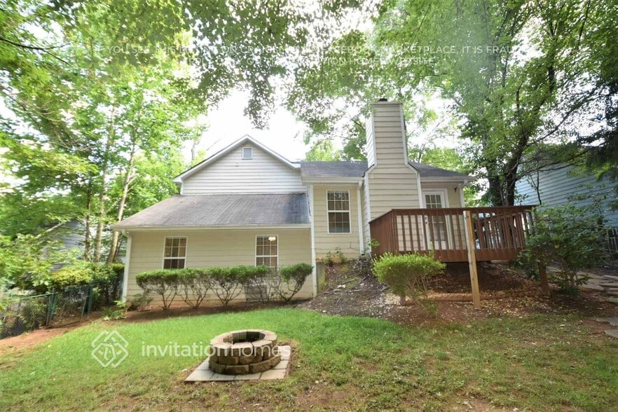 Building Photo - 1830 Killarney Dr SW