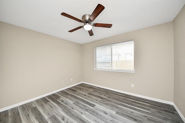 Building Photo - 22035 Emerald Run Ln