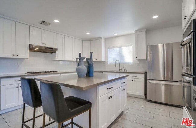 Building Photo - 12527 Emelita St