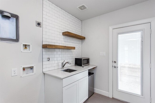 Building Photo - 348 Eado Park Cir