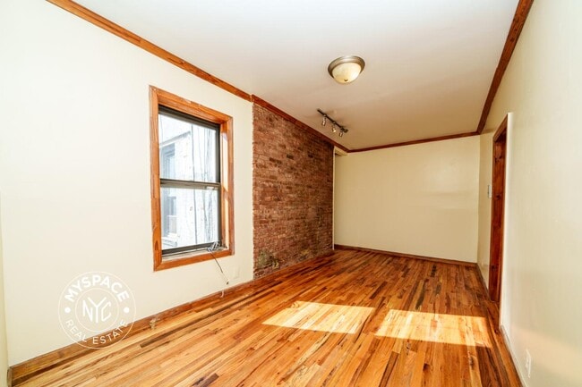 Building Photo - 228 S 3rd St