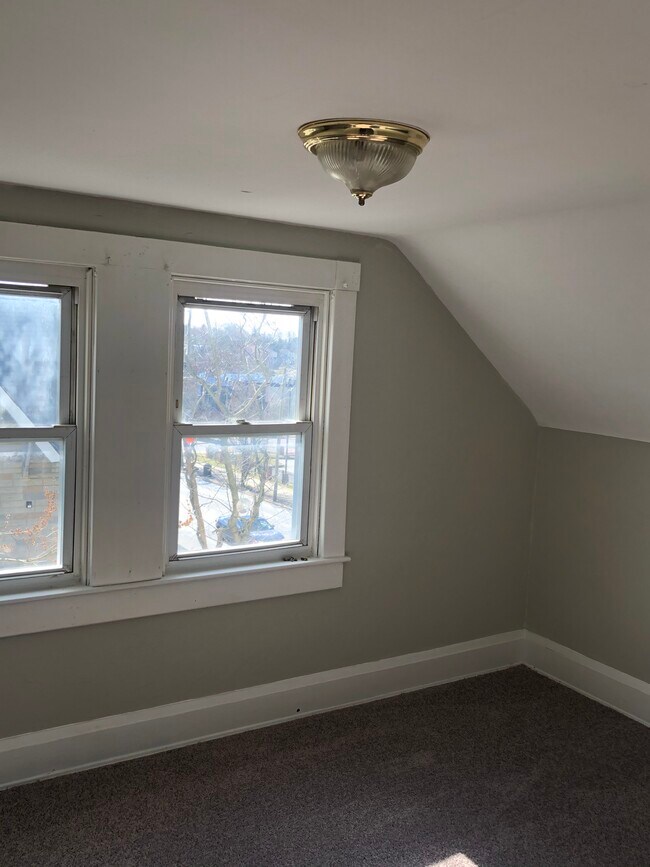 Building Photo - 2920 E Cold Spring Ln