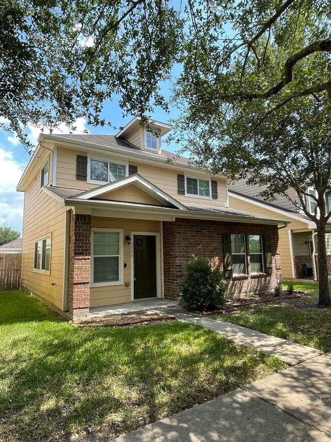 Building Photo - 1755 Nichole Woods Dr