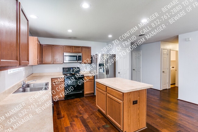 Building Photo - 1128 Foxglove Ln