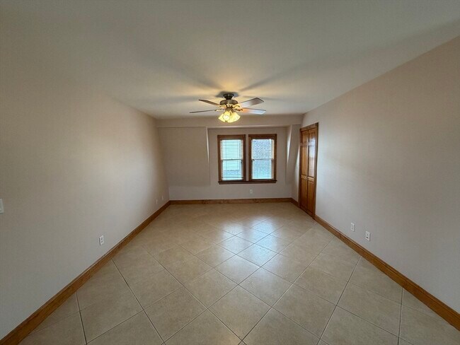 Building Photo - 35-37 John St