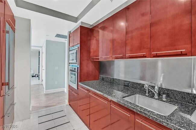 Building Photo - 2700 Las Vegas Blvd S