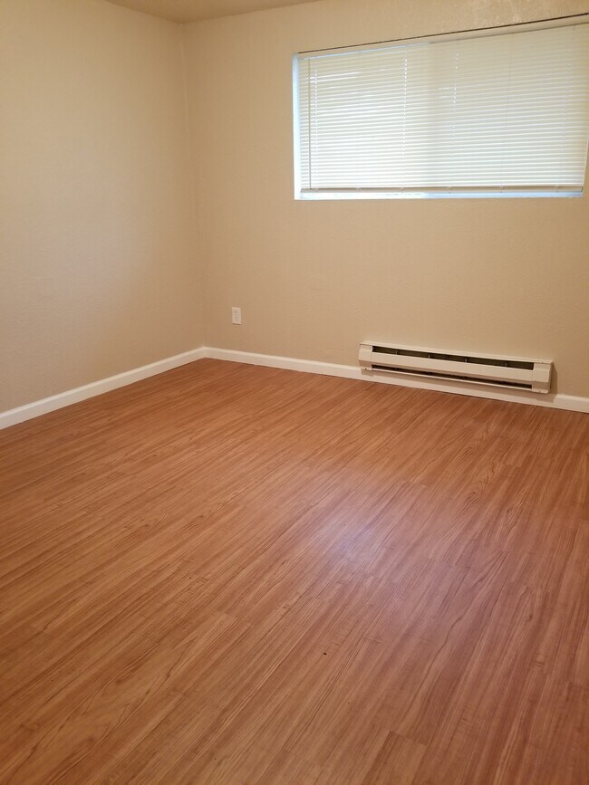 Bedroom - 809 Borseth St