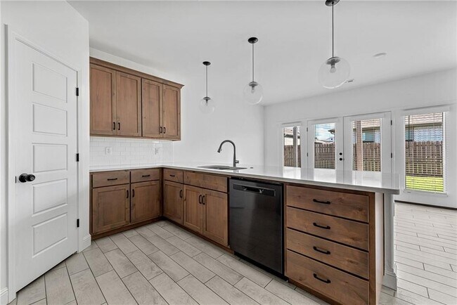 Building Photo - 2090 Wildflower Dr