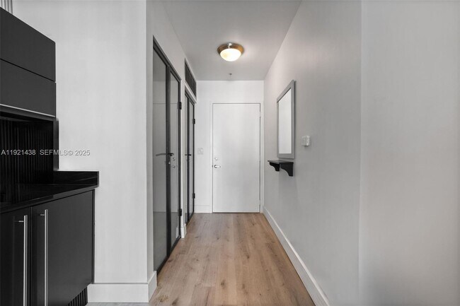 Building Photo - 690 SW 1st Ct