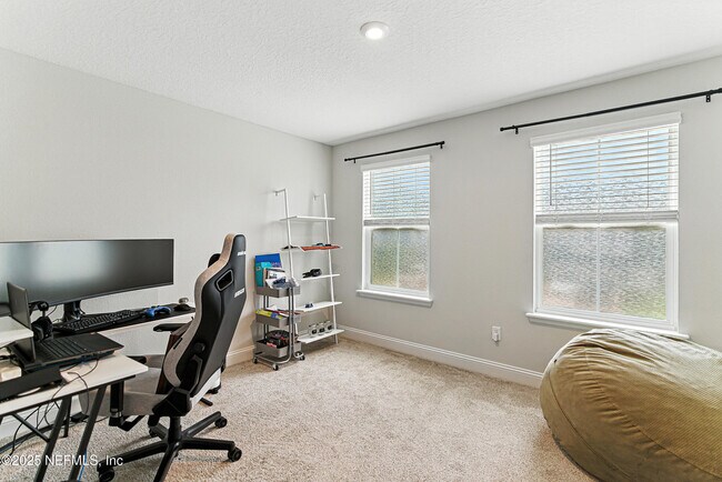 Building Photo - 105 Meadow Creek Dr