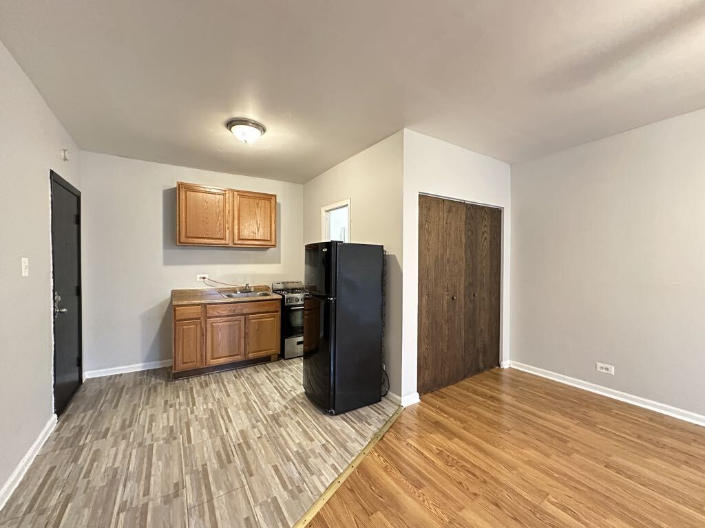 Building Photo - 5710 N Winthrop Ave
