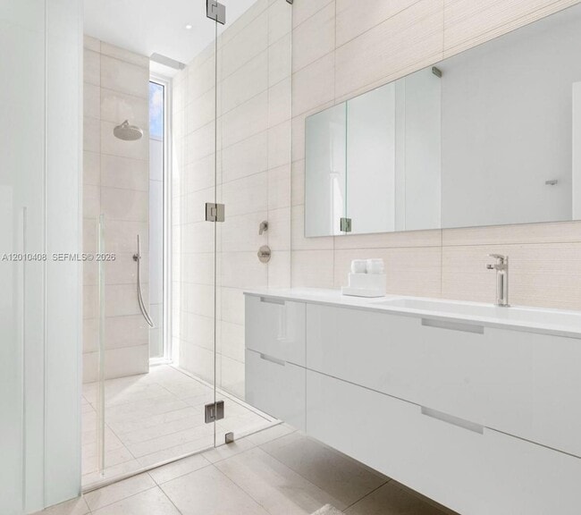 Building Photo - 1081 W 48th St