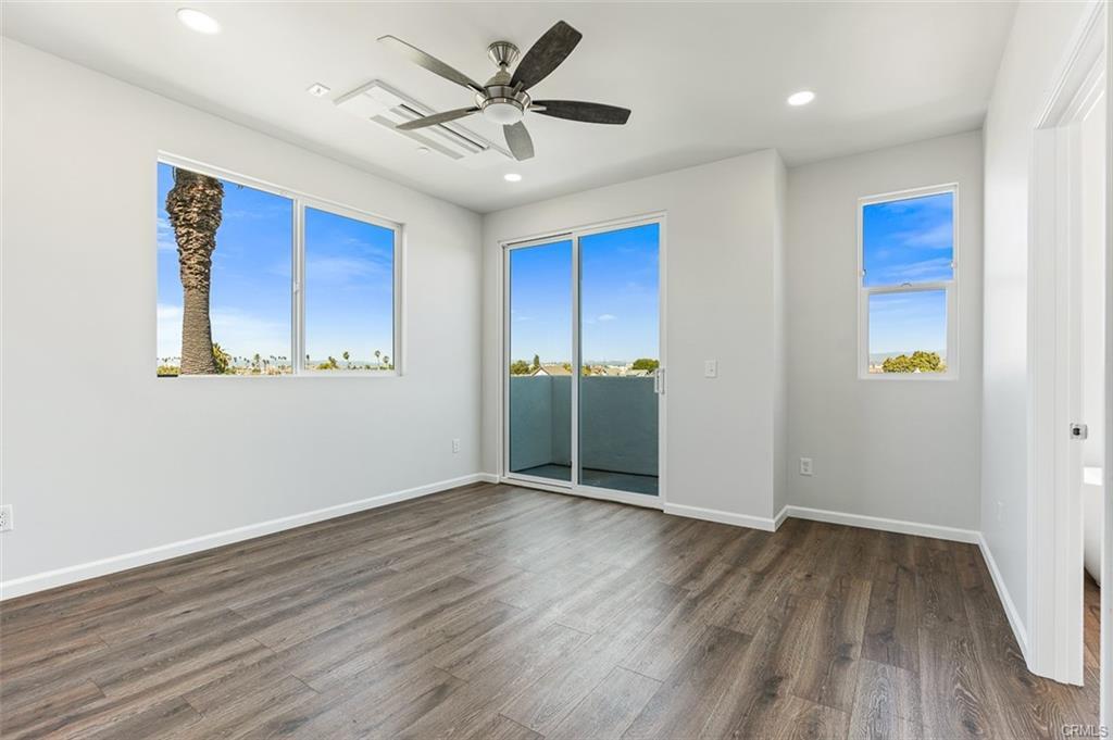 Building Photo - 136 W 48th St