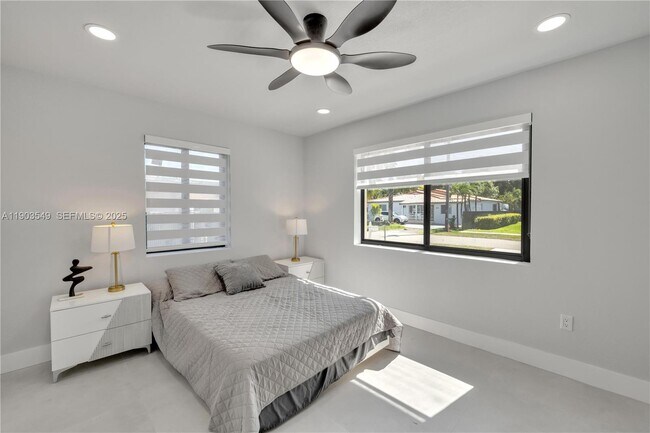 Building Photo - 6021 SW 19th St