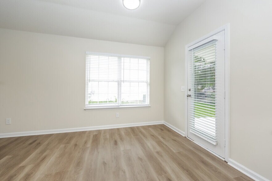 Building Photo - 492 Cedar Park Cir