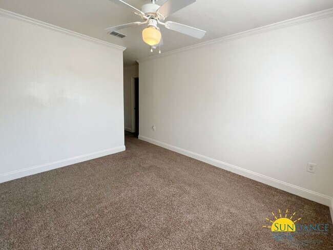 Building Photo - 3 bedroom Eagles Landing townhouse with co...