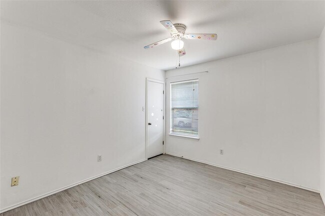 Building Photo - 133 Sylvan St