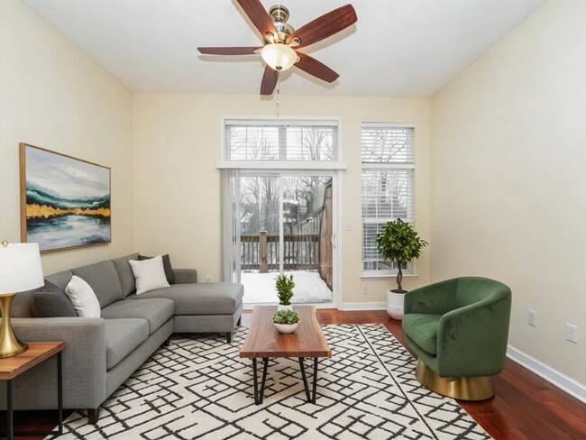 Building Photo - 39 Grandview Dr