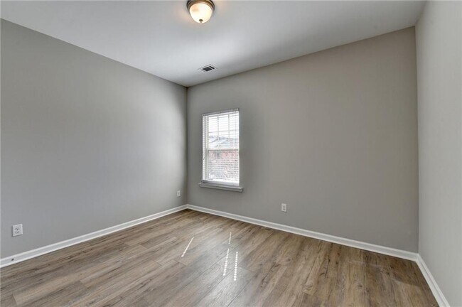 Building Photo - 68 Hardy Water Dr SE