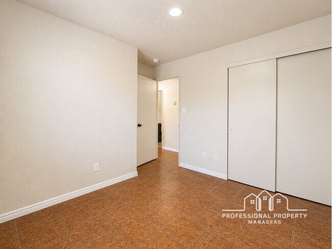 Building Photo - “Cozy 3-Bedroom, 2-Bathroom Home in Desert Oasis”