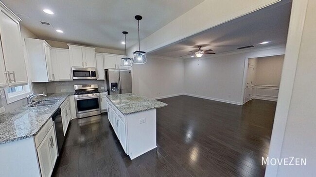 Building Photo - 203 Hartland Pl