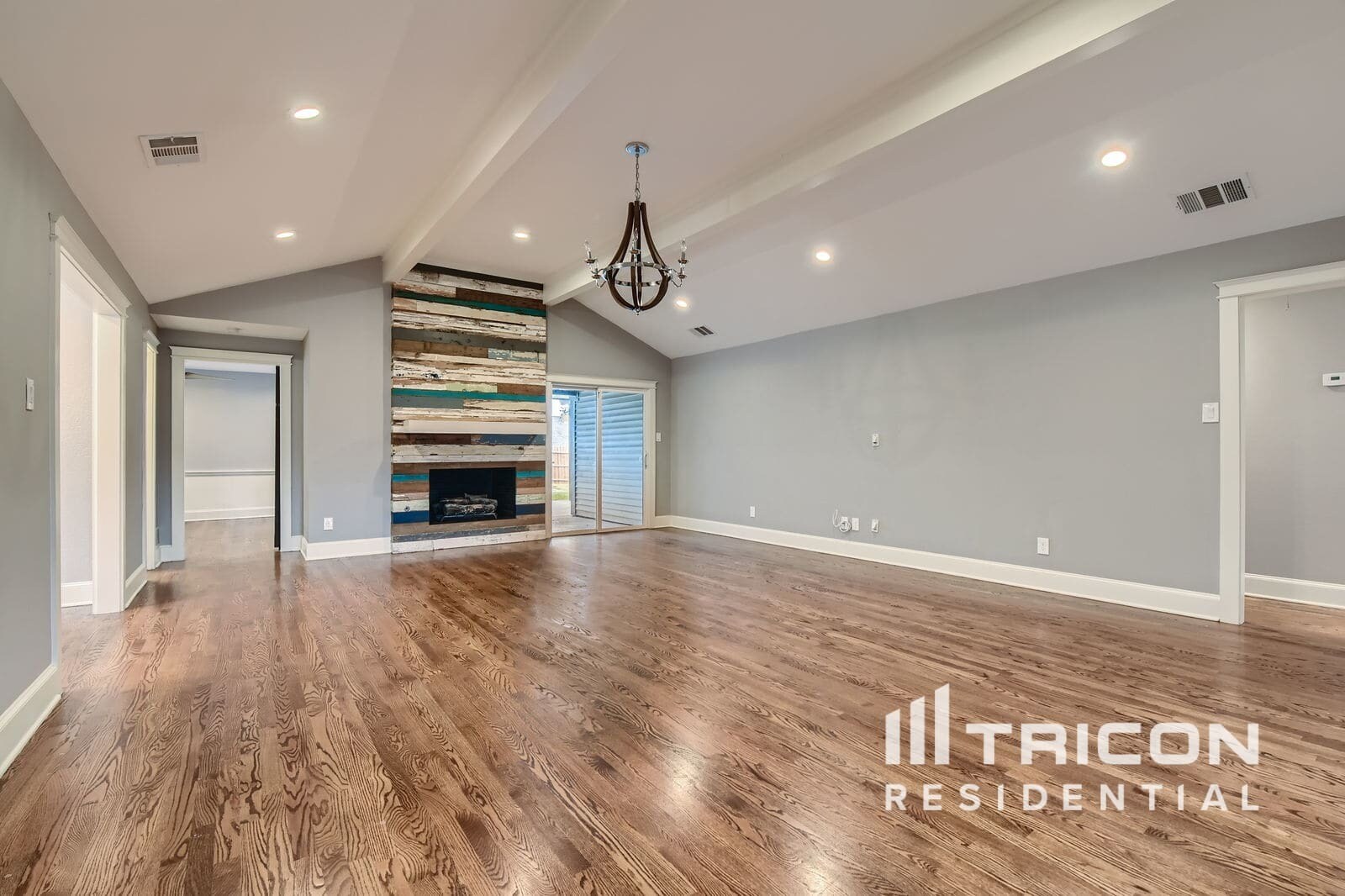 Building Photo - 207 Tanglewood Dr