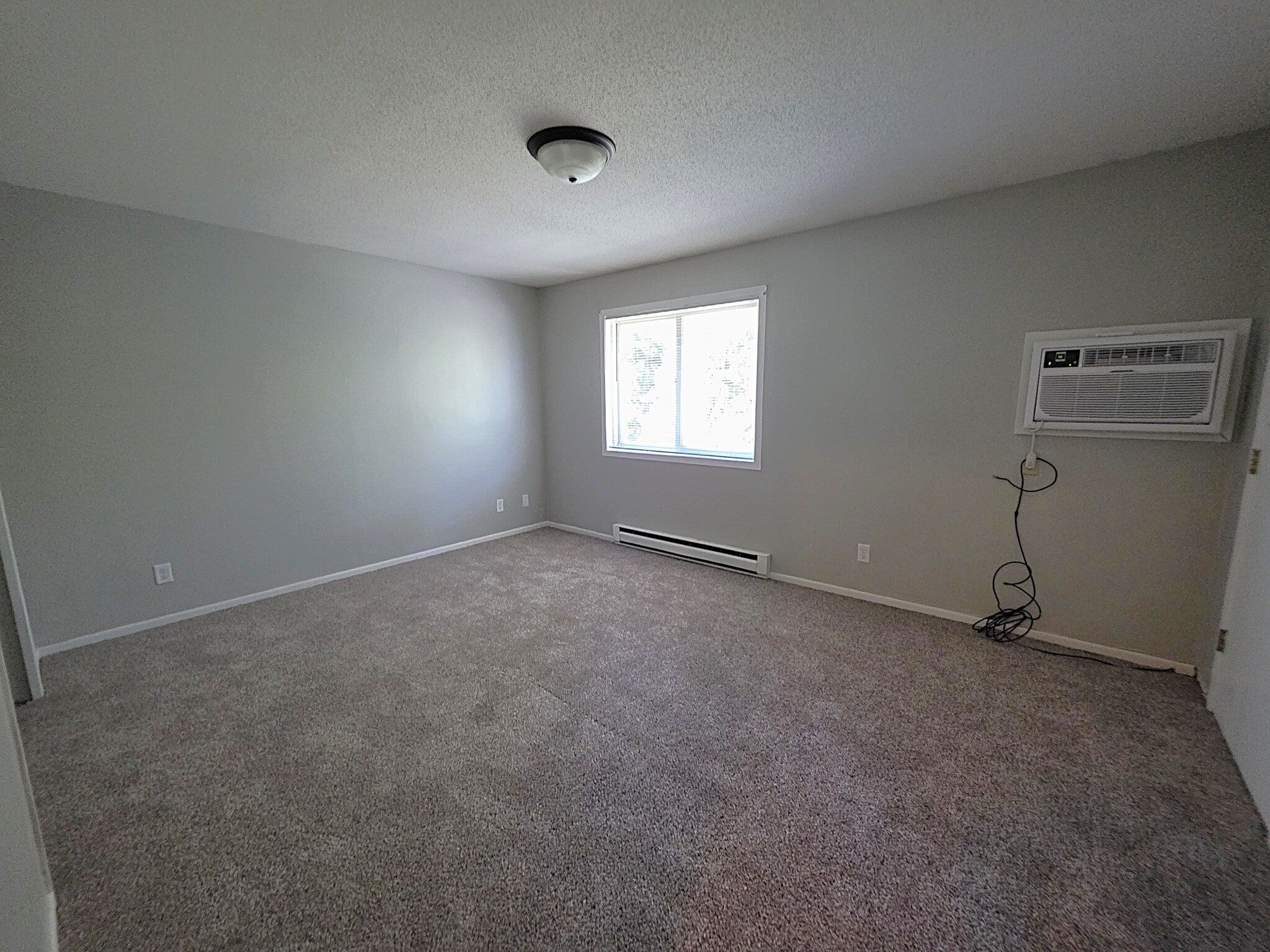 Building Photo - 333 Odanah Ave