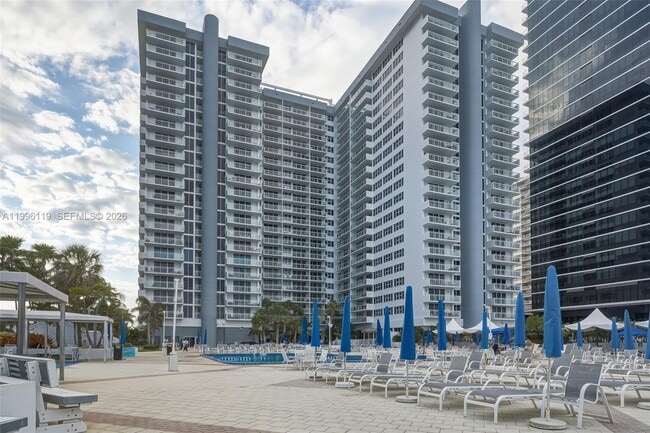 Building Photo - 2030 S Ocean Dr