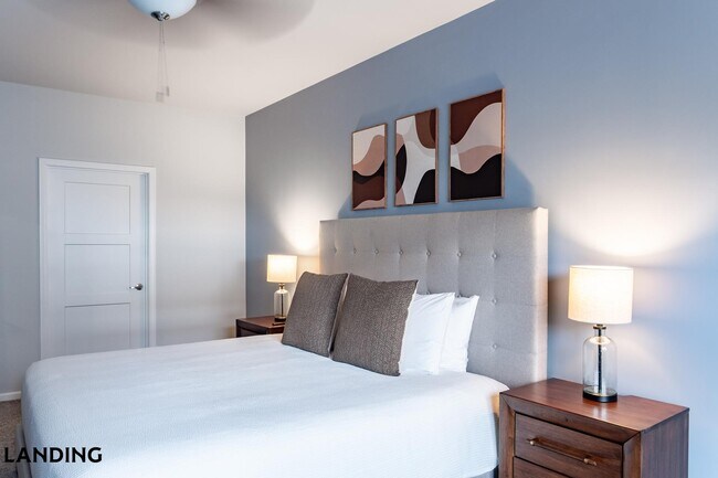 Building Photo - 2023 N Broadmoor Ave