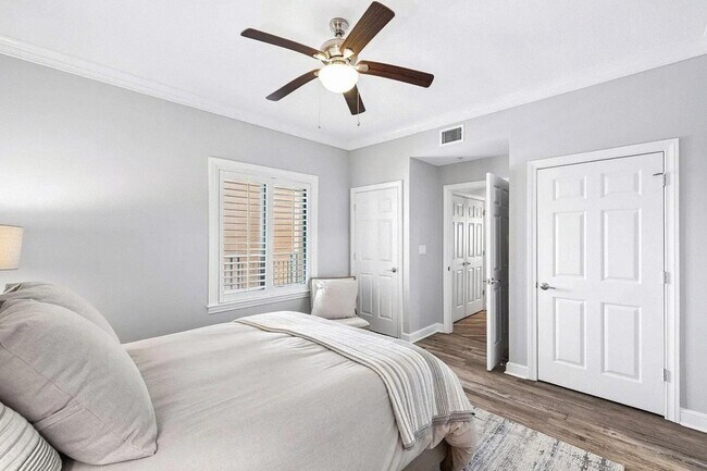 Building Photo - 4524 Southwinds Dr