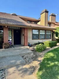 Building Photo - 724 E Magill Ave