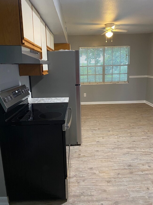 Building Photo - 1100 Carissa Dr