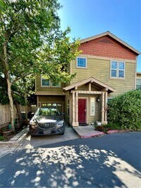 Building Photo - 3 Bedroom Home Close to Gym and Shopping-$1,000 OFF First Month's Rent