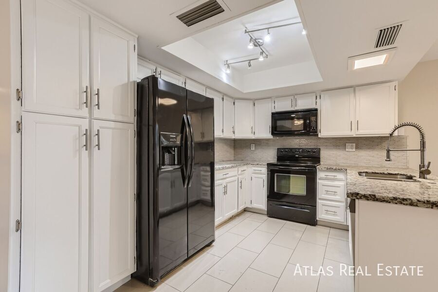 Building Photo - 5337 W Desert Hills Dr