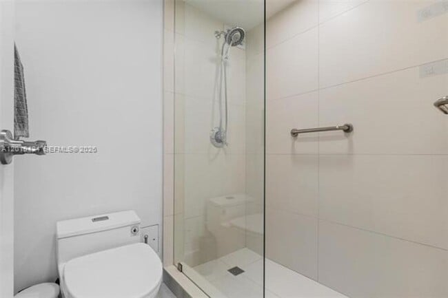 Building Photo - 5700 Collins Ave