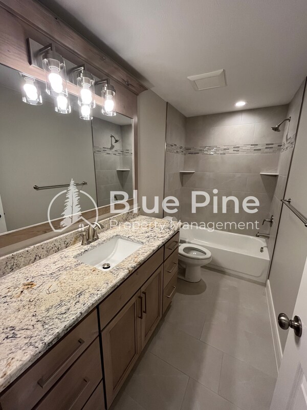 Building Photo - 6360 Ender Ln