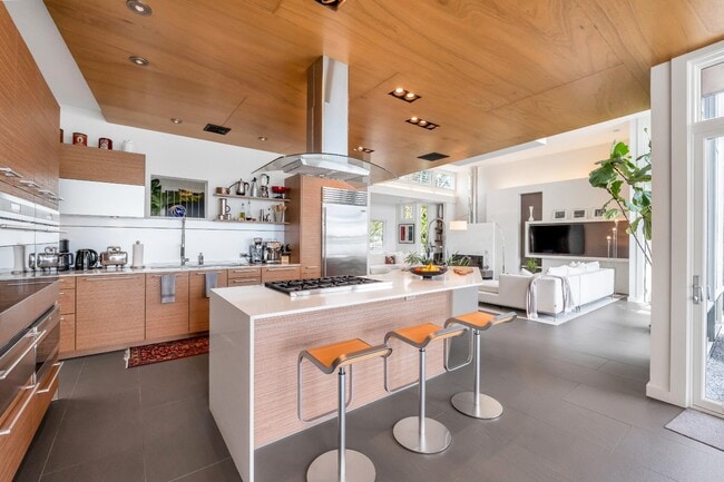 Building Photo - 54 Bay View Dr E