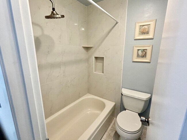 Building Photo - 1 Bed/1 Bath Condo With Bonus Room