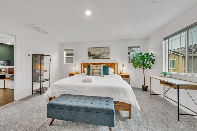 Building Photo - 6001 San Rafael Ln