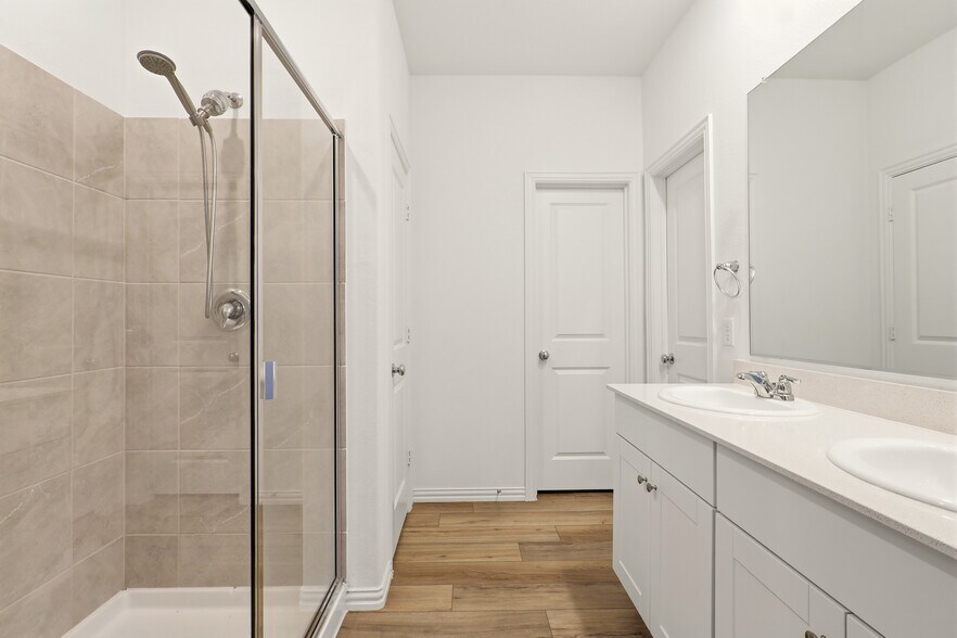Building Photo - 5105 Greywing Dr