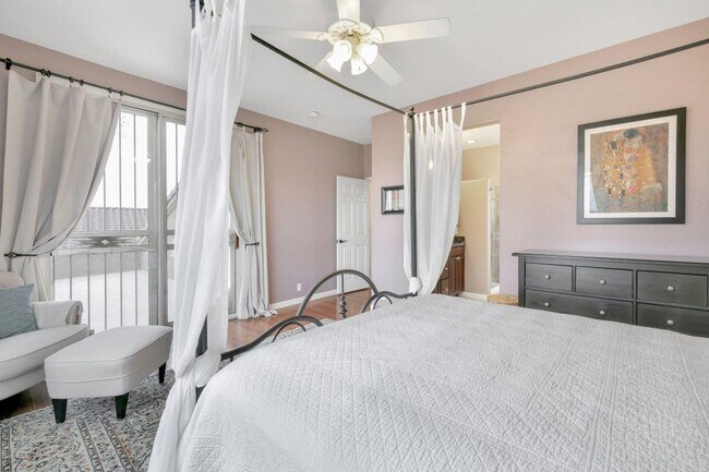 Building Photo - Nice Chandler home with Sparkling Swimming...