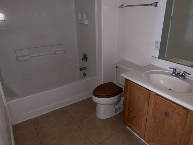 Building Photo - Affordable 5 Bedroom Living in Growing Maricopa