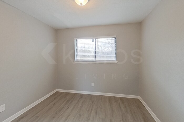 Building Photo - 1510 Clearbrook St